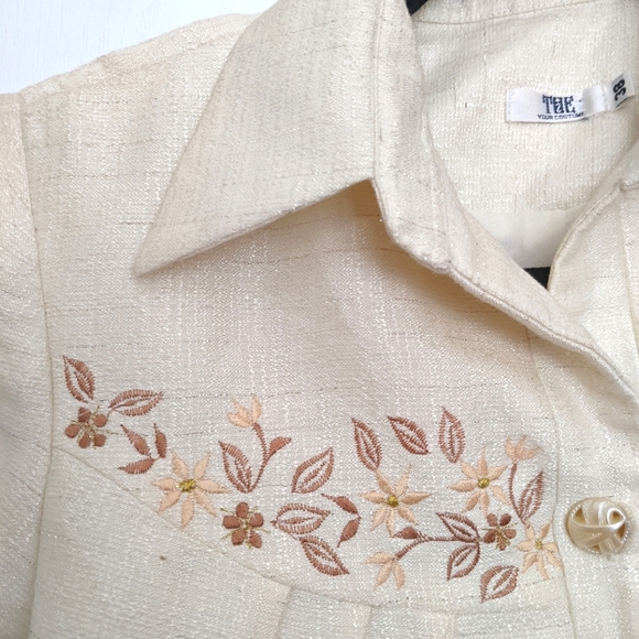 Vintage Cream Blouse with Embroidery - Picture 2 of 12